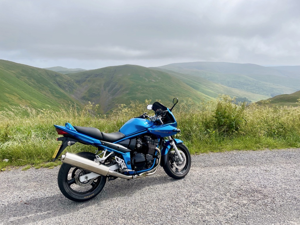 GSF650 overlooking the devils beef tub