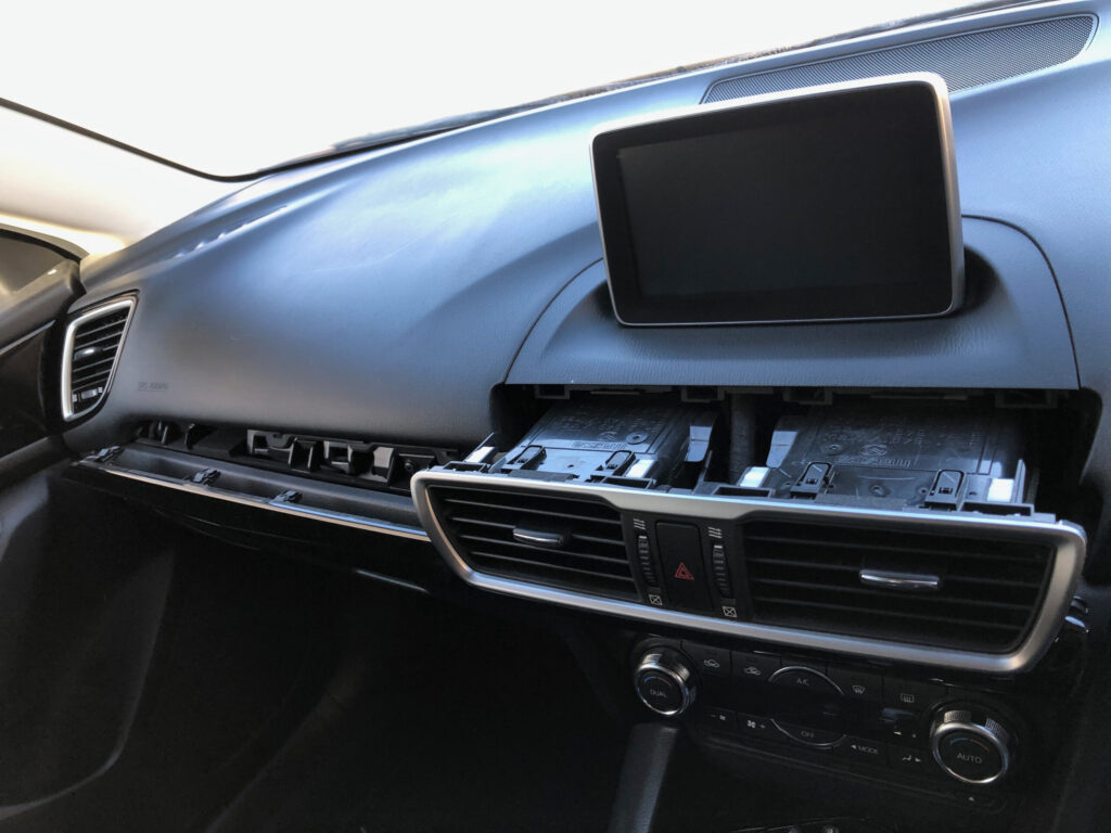 withdrawing trim from mazda 3 dash